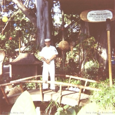 Mike Ducy in International Market Place, Waikiki Beach, HI