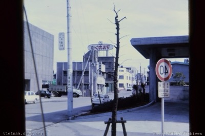 Bus to Tokyo, Yokohama street