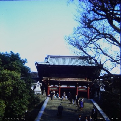 Entrance to Buddha shrine